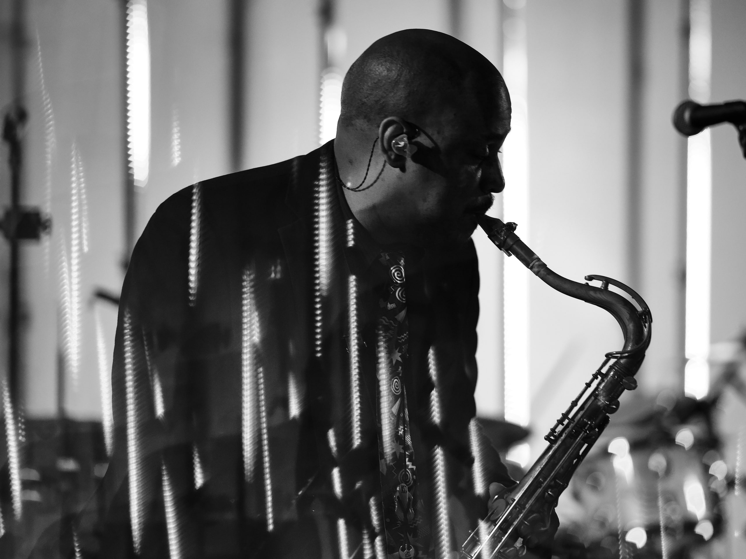 B&w sax silhouette.